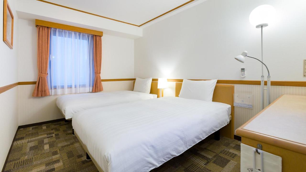 Toyoko Inn Sasebo Ekimae Buitenkant foto
