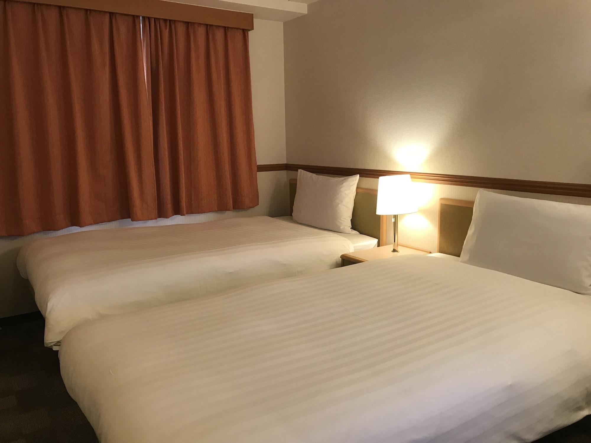 Toyoko Inn Sasebo Ekimae Buitenkant foto