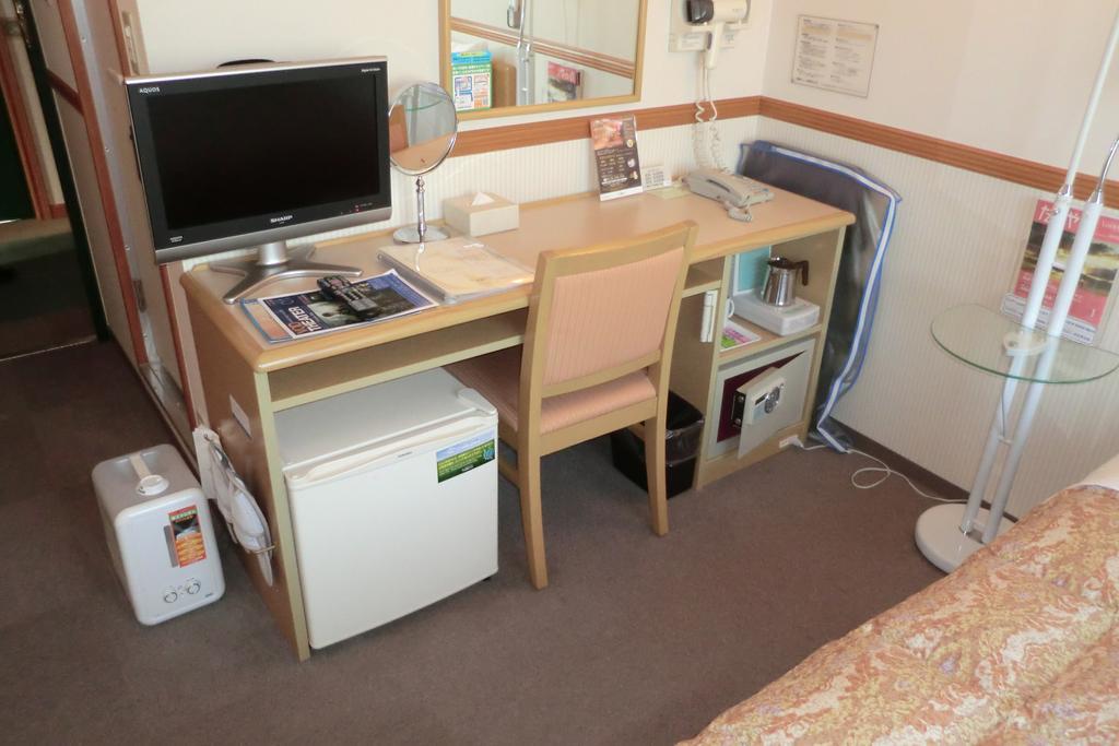 Toyoko Inn Sasebo Ekimae Buitenkant foto